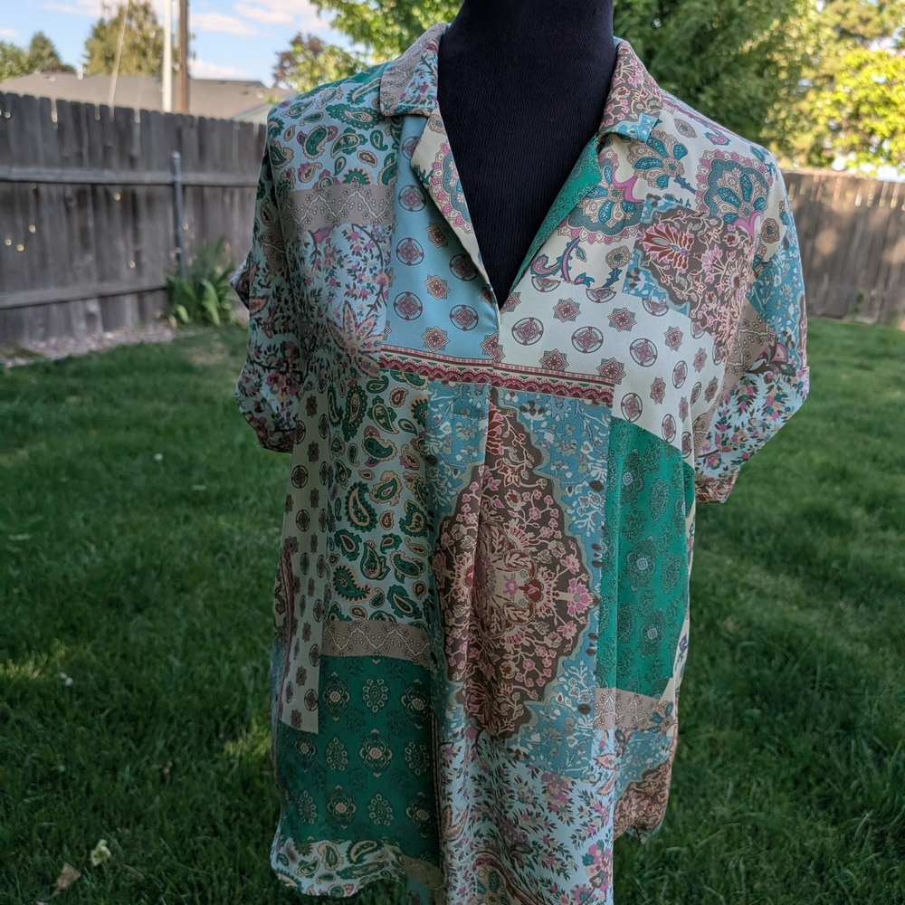 Cupcakes & Cashmere Paisley Print Blouse